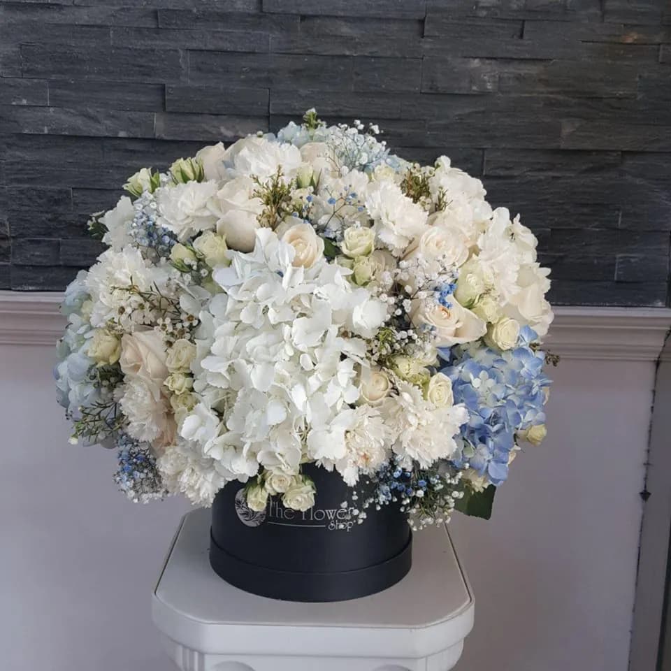 Black Round Box With Mixed Flowers