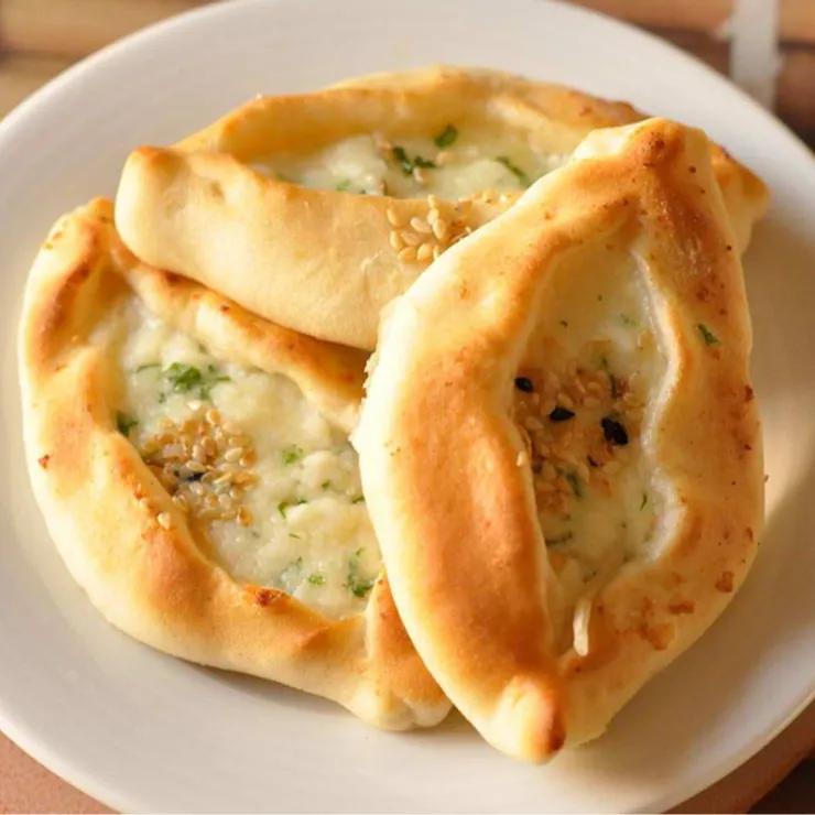 Mozzarella Cheese Fatayer