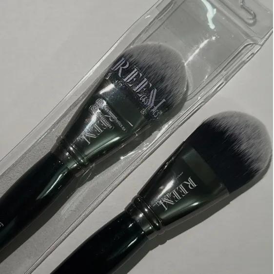 Foundation Brush