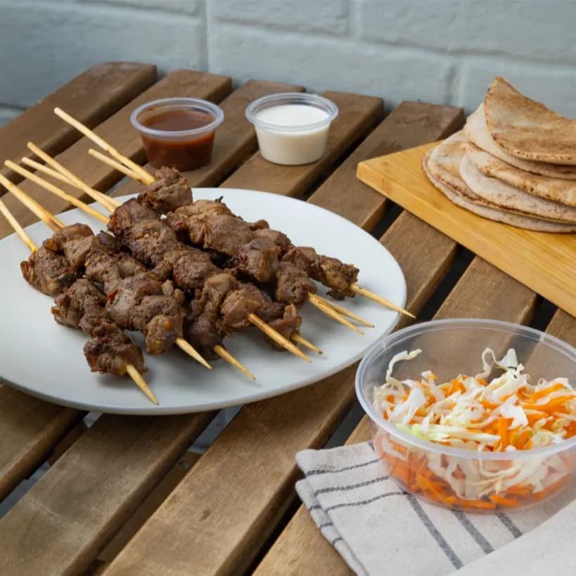 20 Skewer Meat, 2Kg Good For 4 Persons