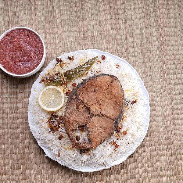 Fried Kingfish With Arabic House Rice