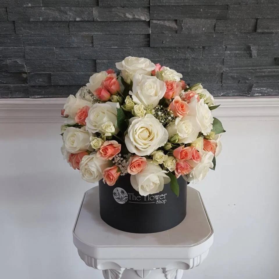 Black Round Box With Mixed Flowers